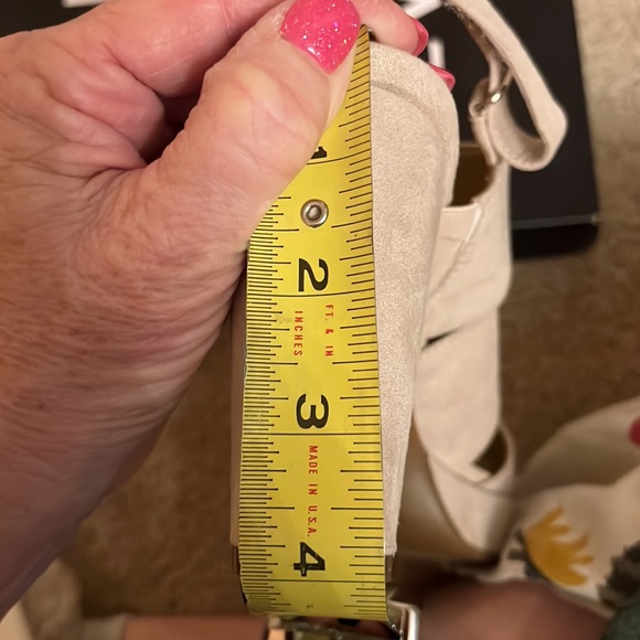 Naturalizer Sandals - Picture 4 of 6